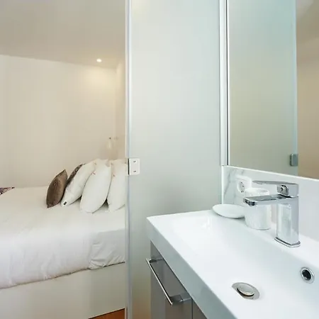 Bica Apartment *